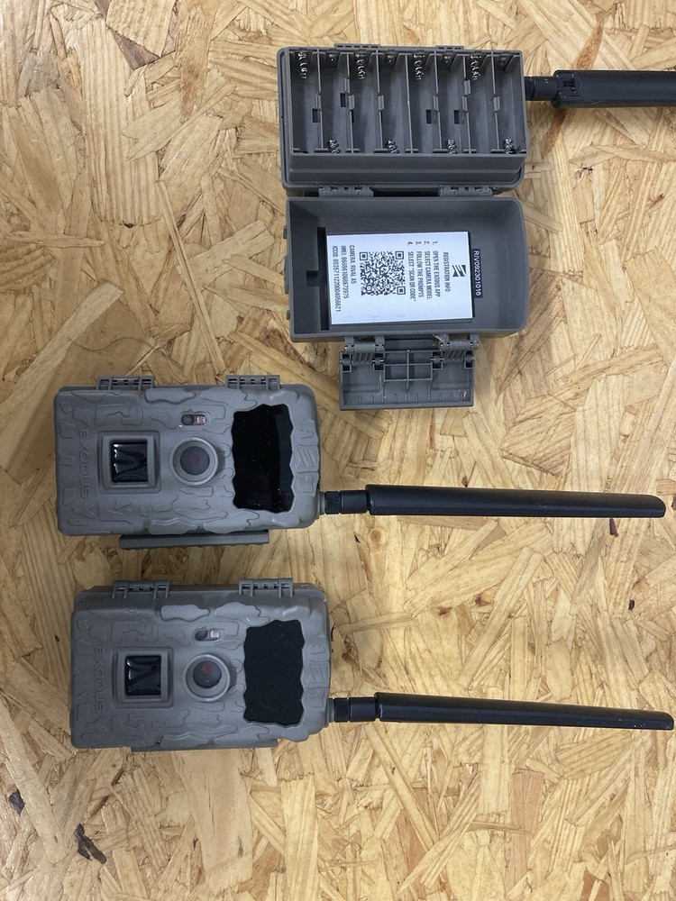 3 Exodus Reveal Trail Cameras