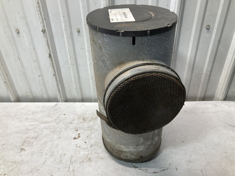 Freightliner MT Air Cleaner - Used