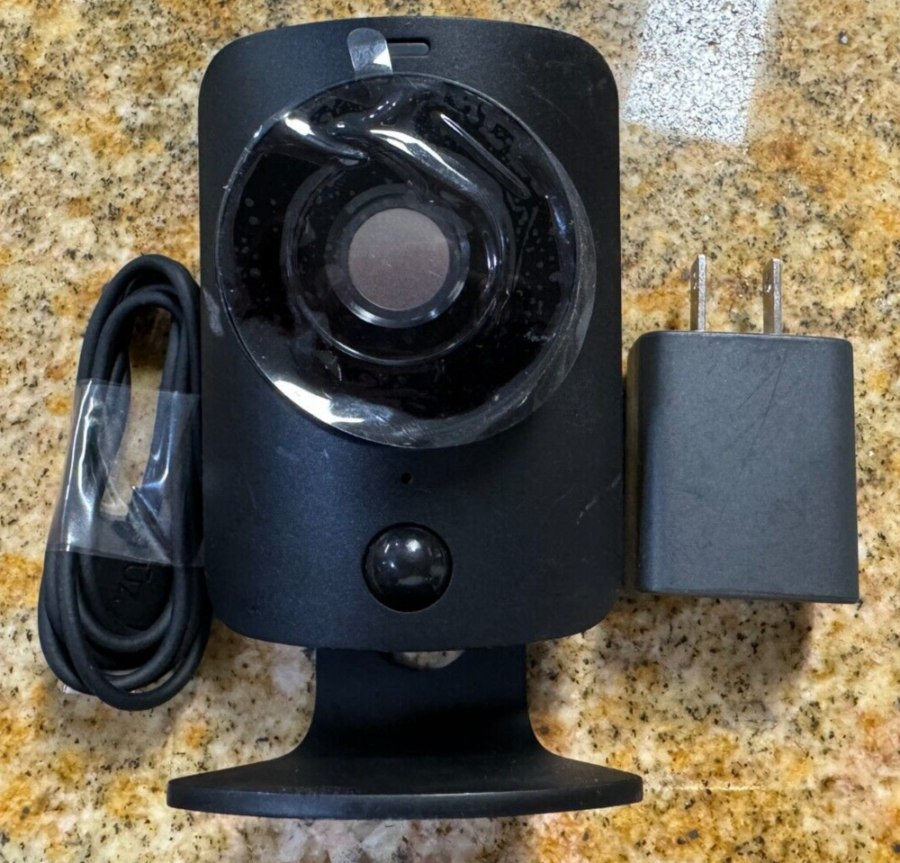 SimpliSafe HD Wired Indoor Security Camera with Built-in Privacy Shutter +AC