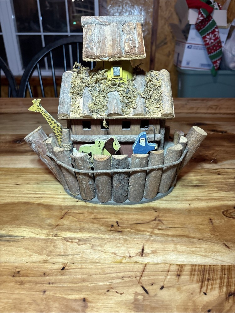 NOAHS ARK BIRDHOUSE