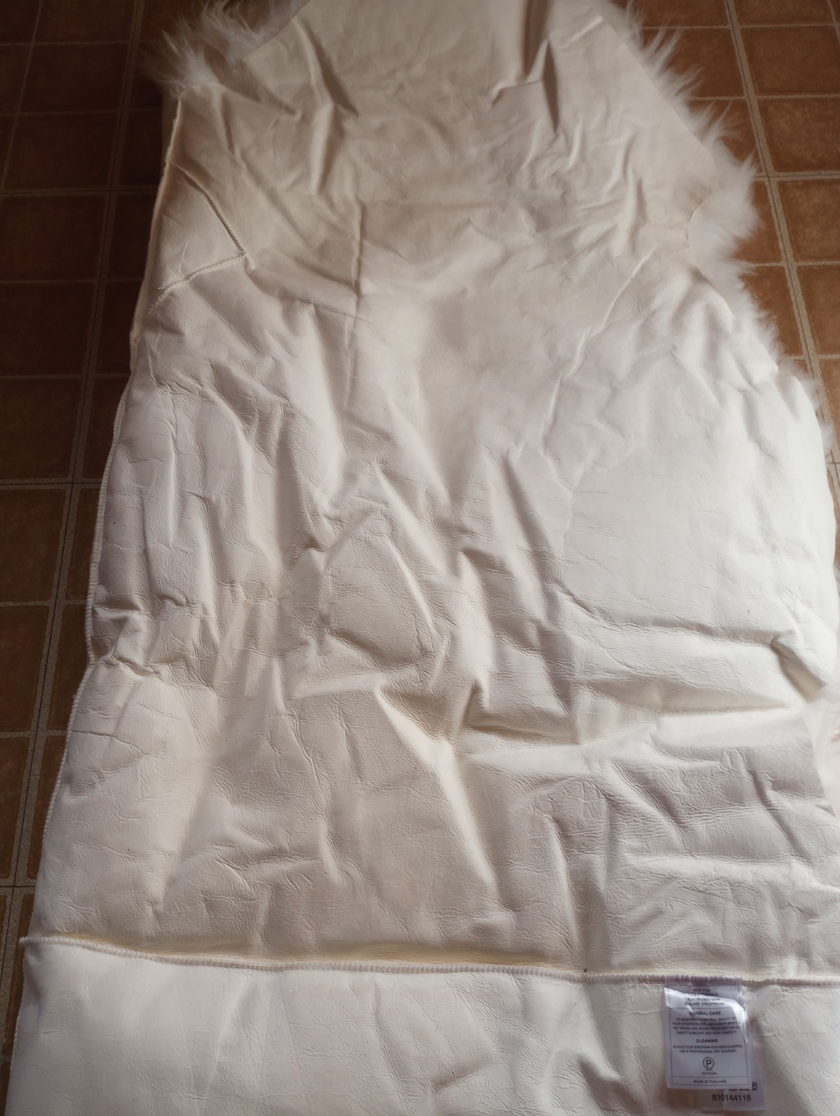 Windward Sheepskin Rug Approx 71" x 44" Inches NEW WITH TAGS 100% Genuine