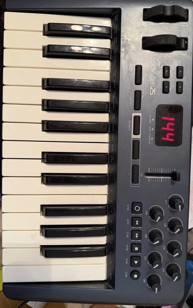 M-Audio Oxygen 25 Key 3rd Gen MIDI Controller Keyboard Tested