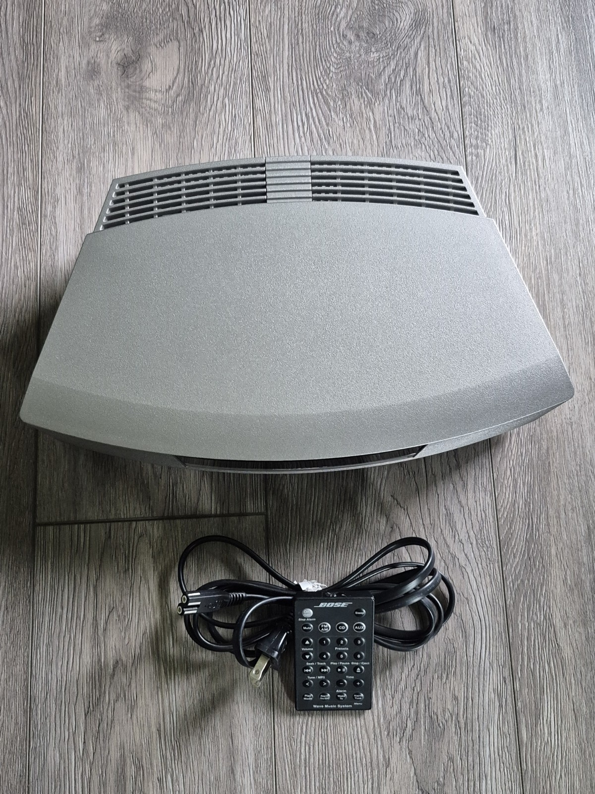 BOSE Wave Music System CD am fm radio with remote works great sounds excellent