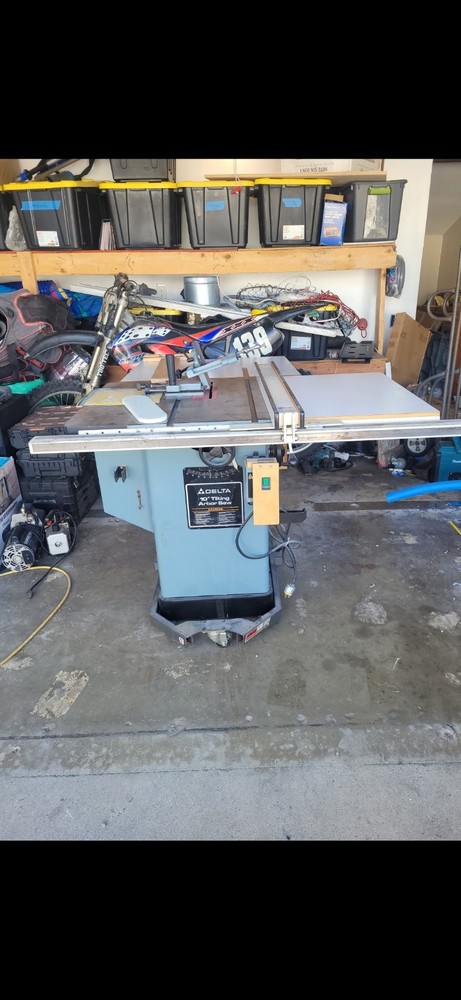 Delta 10-inch Tilting Arbor Saw