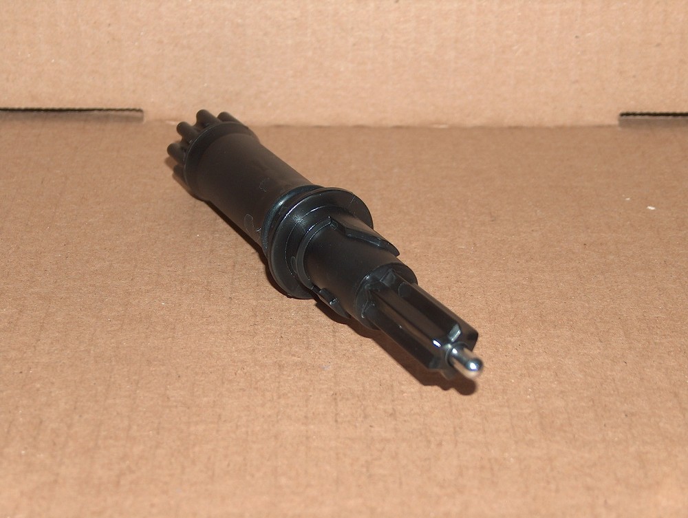 Black + Decker FP4200B FP4100B Food Processor NEW Disc Stem Center Shaft 8C part