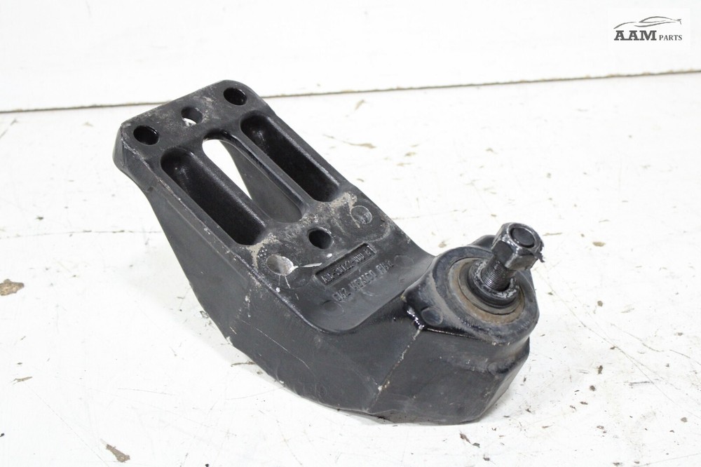 2018-2024 FREIGHTLINER CASCADIA FRONT RIGHT SIDE SPRING SHACKLE BRACKET OEM