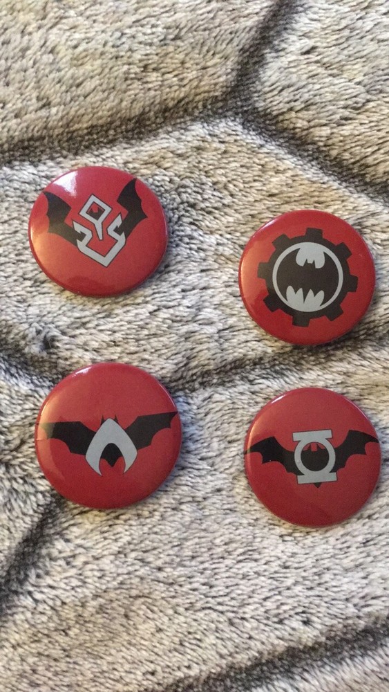 DC COMICS “BATMAN: METAL” Pins