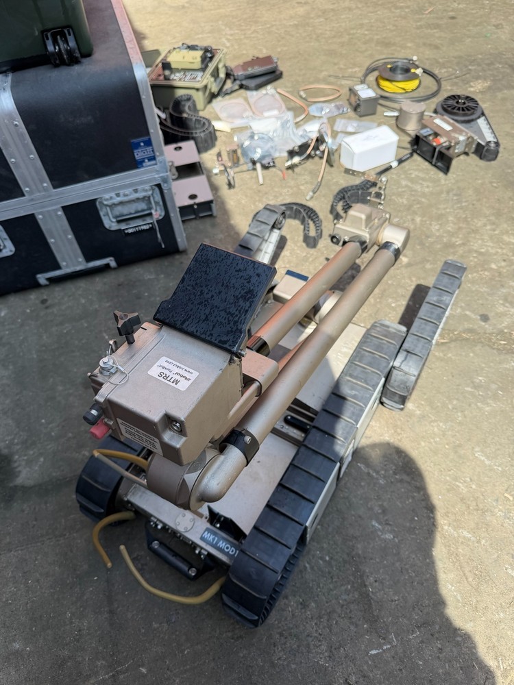 iRobot Packbot MtRS 510 MK1 MOD 1 Multi Mission Robot Complete Working Set VIDEO