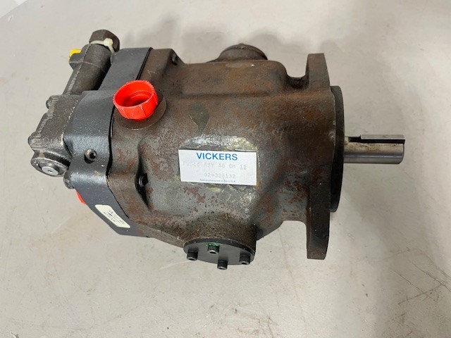 Vickers PVB10-RSY-40-CM-11 Hydraulic Piston Pump 02-328132 3000PSI