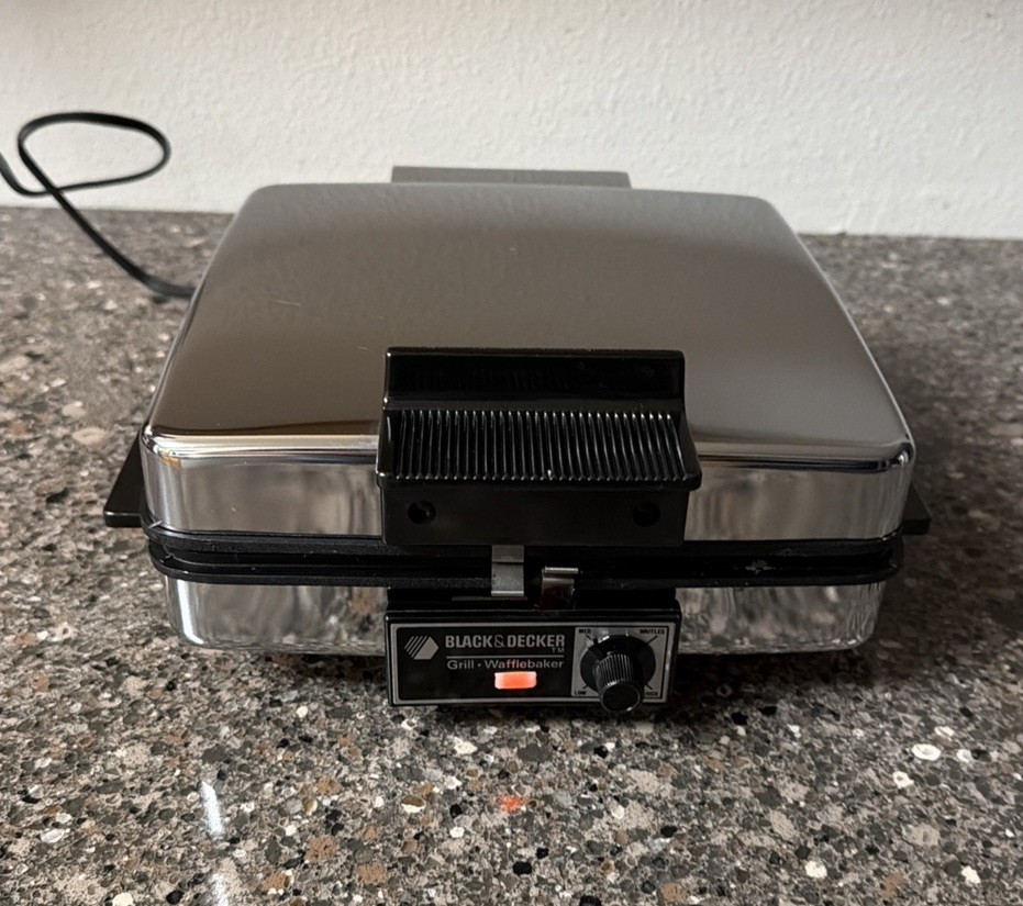 Black & Decker 3 in 1 Waffle Baker Maker Grill G48TD Tested Works Great Clean