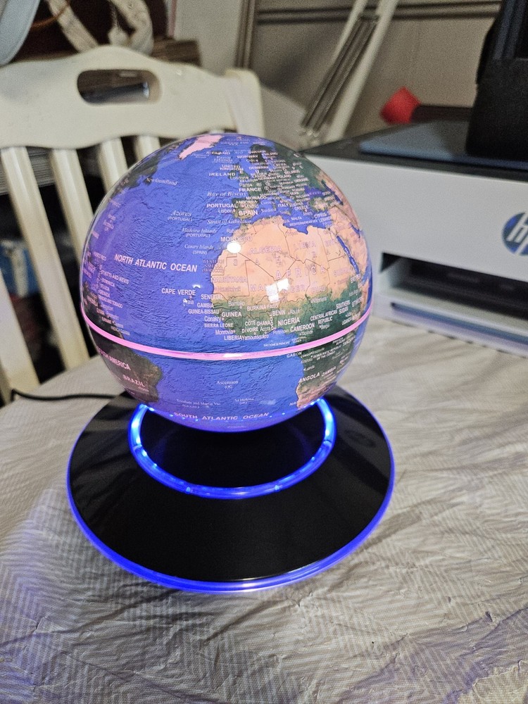 Magnetic Levitating Rotating Globe LED Light