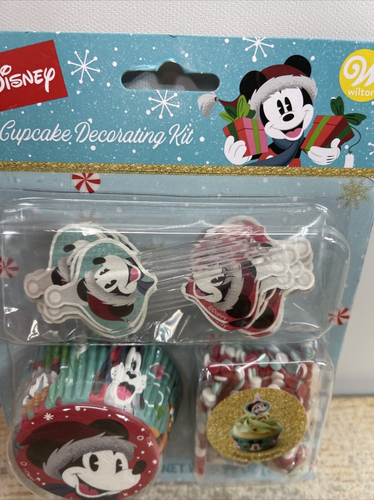 Wilton Disney Christmas Mickey Mouse Cupcake Decorating Kit