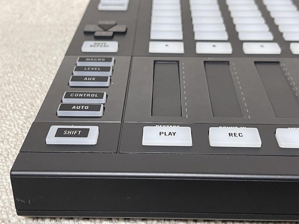 Native Instruments Maschine Jam Controller Production Performance System w/Box