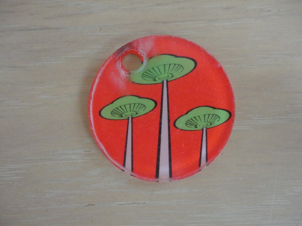 Attack From Mars Pinball Machine Three Space Ship Promo Plastic Key Chain Mint