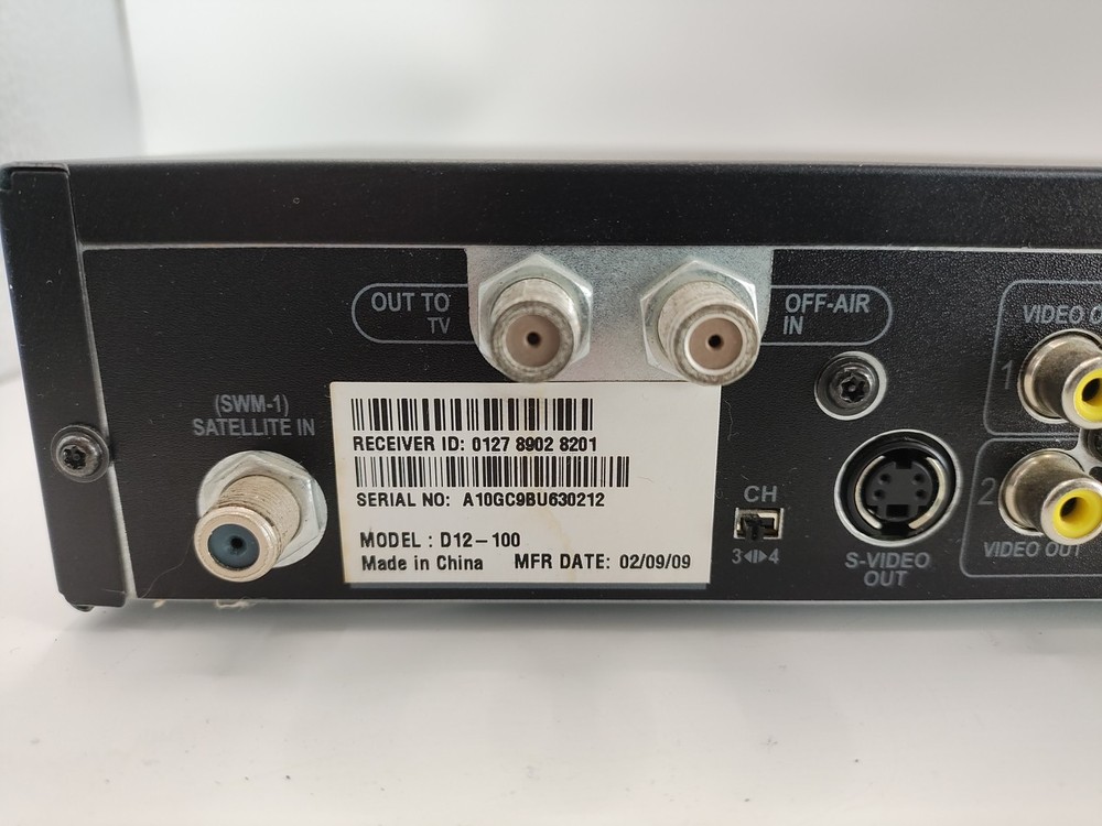 DirecTV Digital Television Multi-Satellite Receiver Box D12-100
