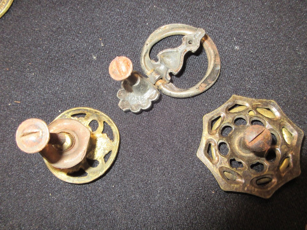 3 ROUND FANCY CAST SOLID BRASS DRAWER PULLS, ROUND ONES, 1 1/2" WIDE #202