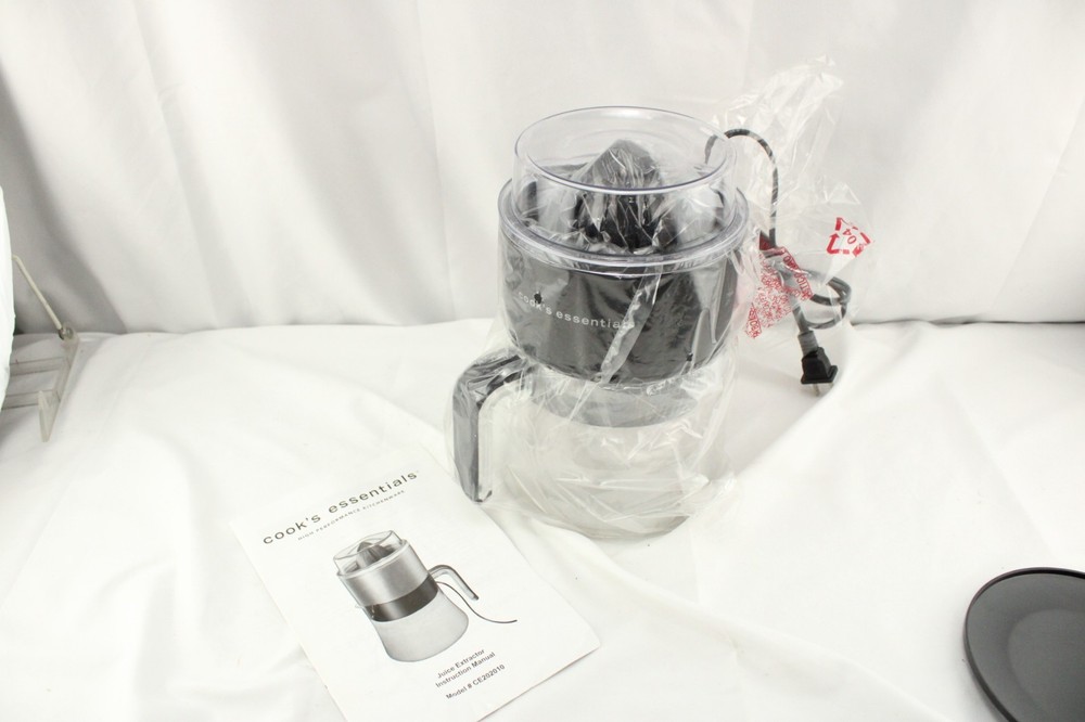 Cooks Essentials Juice Extractor Model CE202010 NIB