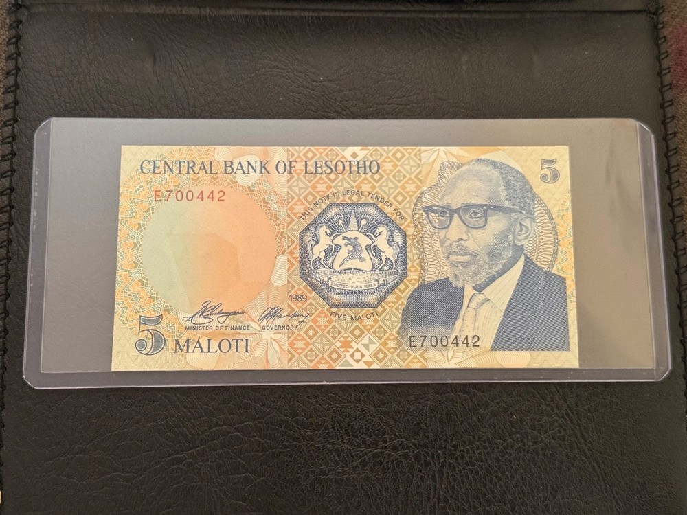 1989 — LESOTHO — 5 MALOTI NOTE