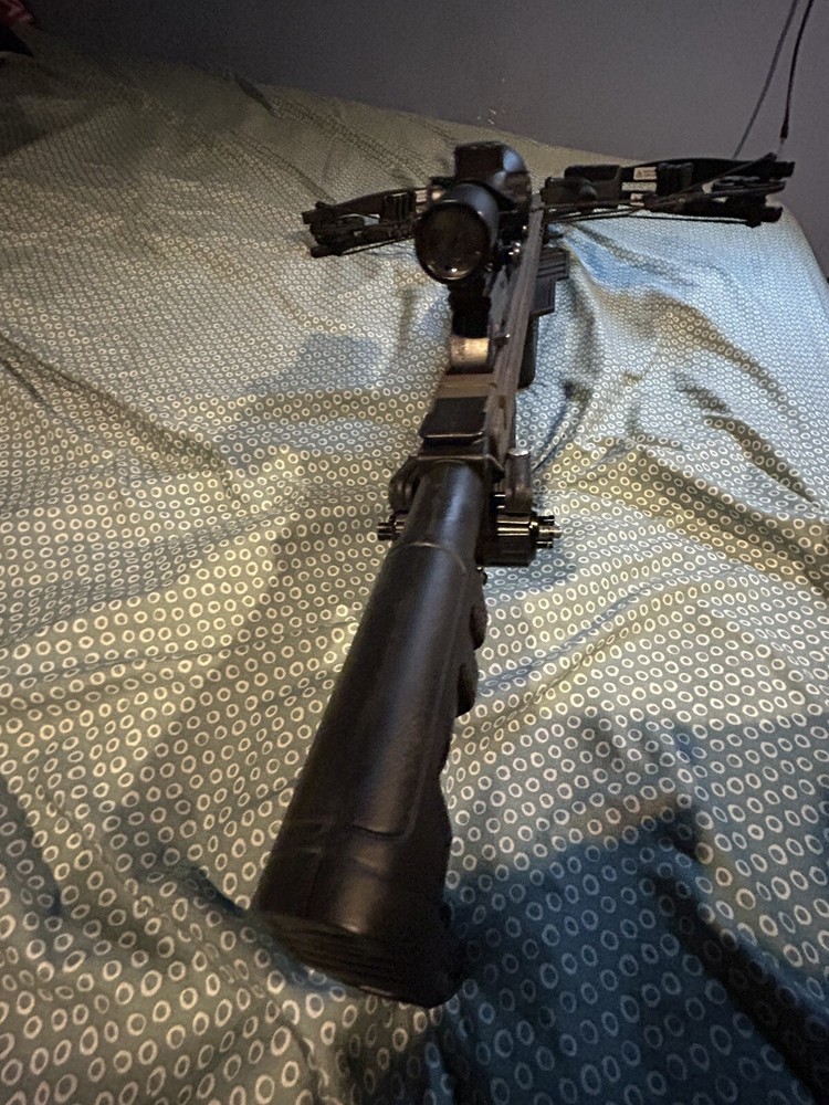 Killer Instinct Fuel 415 W/ RDC Scope Crossbow (Needs New String Soon)