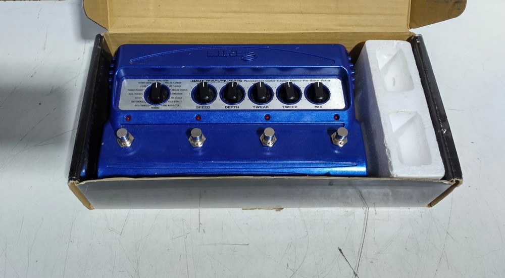 Line 6 MM4 Modulation Modeler Programmable Multiple Effects - No Power