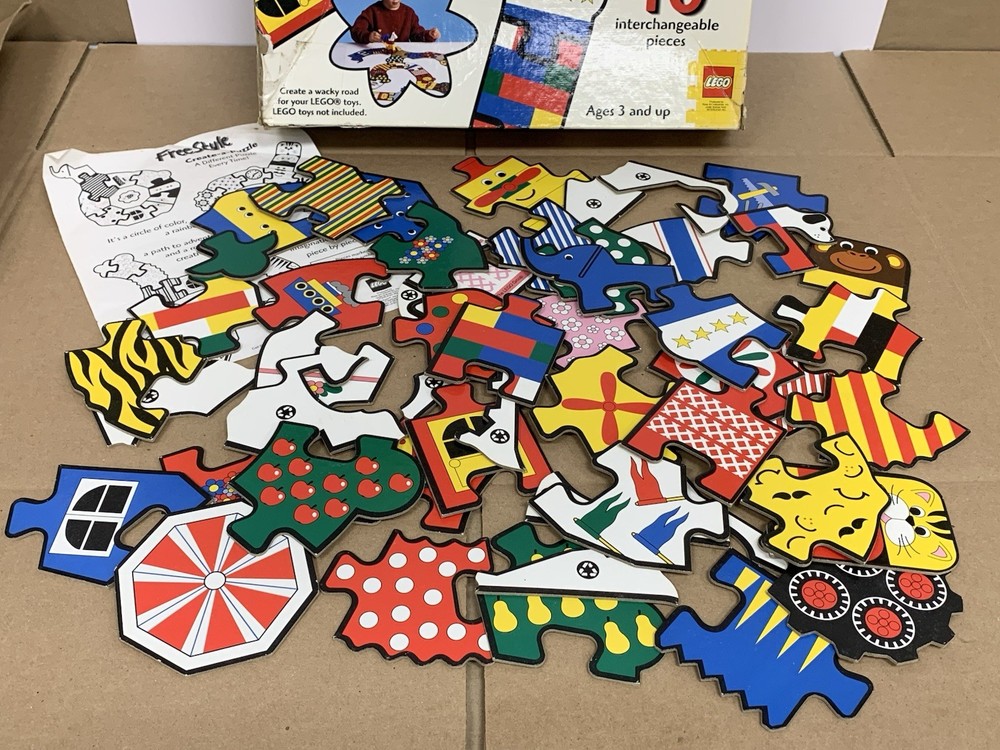 LEGO Free Style Create-a-Puzzle Floor Puzzle Complete With Extra Pieces