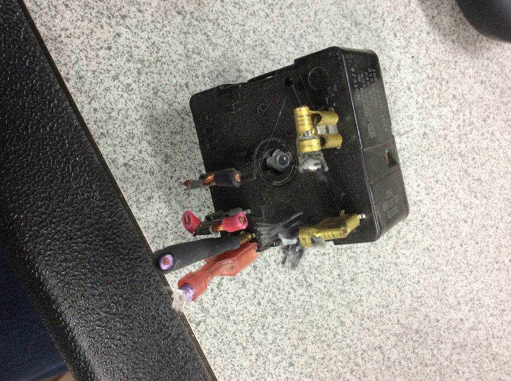 Amana or Whirlpool Range Burner Element Switch Part # 31556302