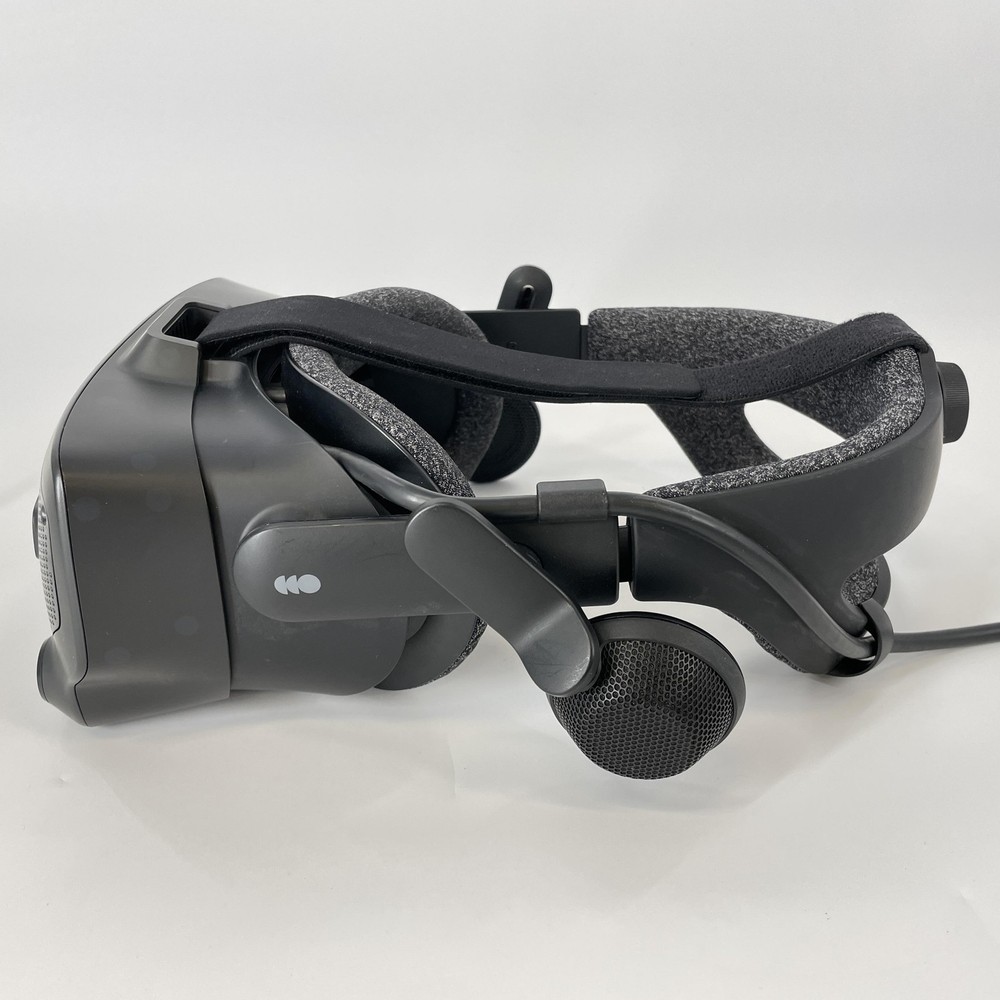 Valve Index VR Headset w/ Controllers/Base Stations/Power Cord - Good