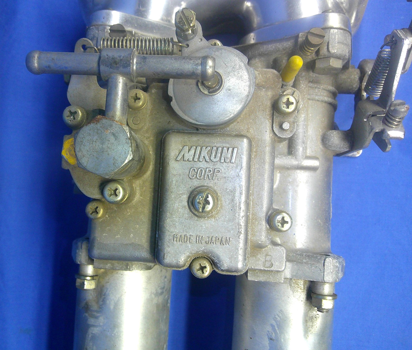 B&M Super Charger Low Profile Dual Carb Intake Hat w/ Mikuni 40PHH Carburetors