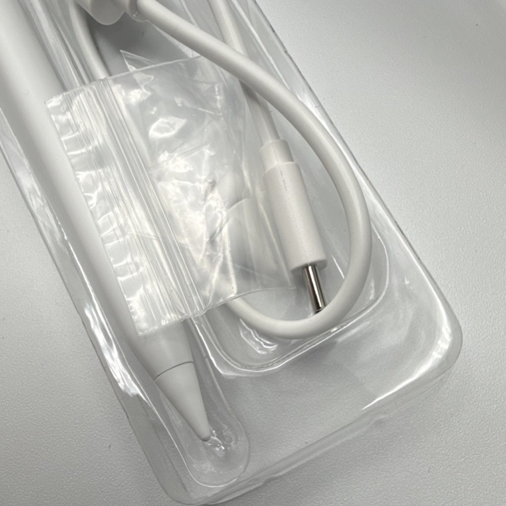 White Active Stylus Pen for Apple Tablets with Charging Cable & Wireless Earbuds