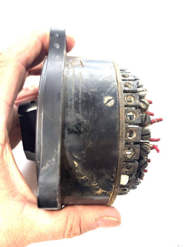 The Lewis Engineering Co. 27S28B4 - 28 Point Temp. Selector Switch 4" Face