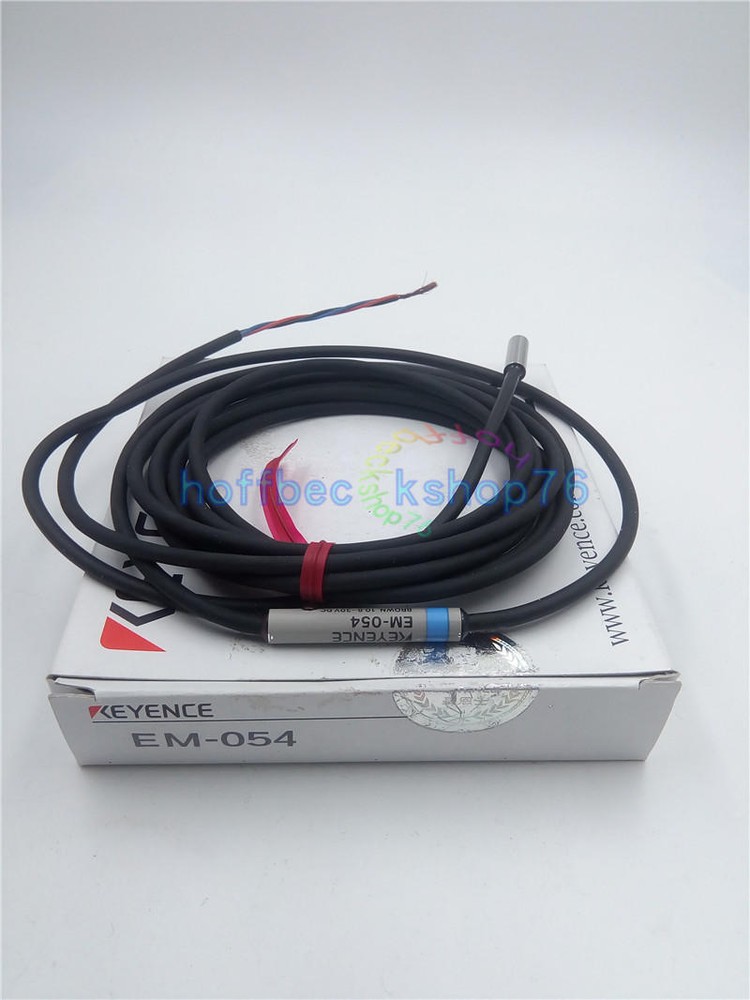 ONE Keyence EM-054 EM054 Proximity sensor