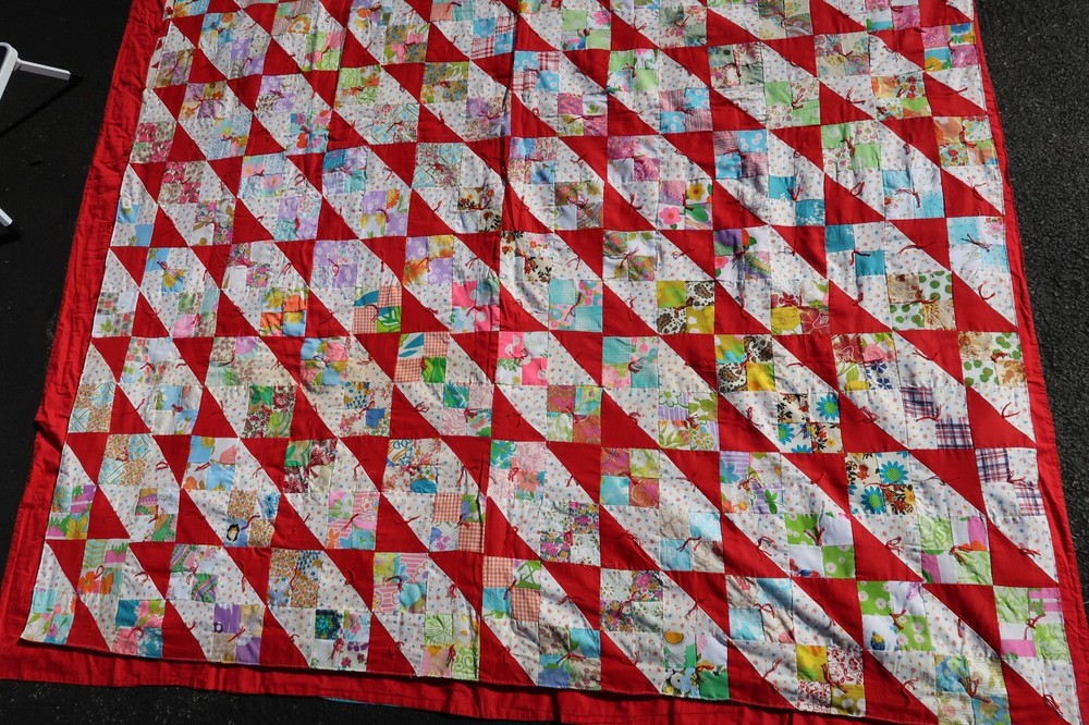 Vtg Patchwork Pattern Tiny Square King Quilt Measures 71x88 In. Beautiful