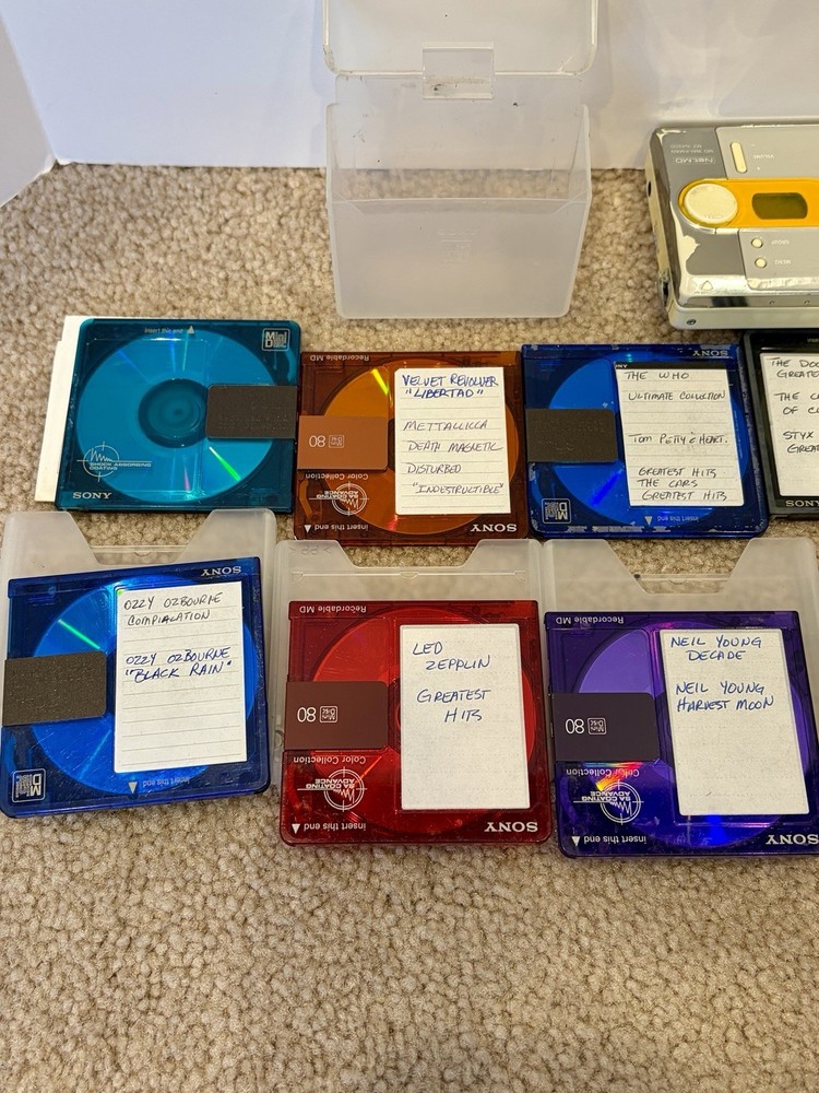 Sony Walkman Portable MINI Disc Player MZ N420D Includes 13 Mini Discs