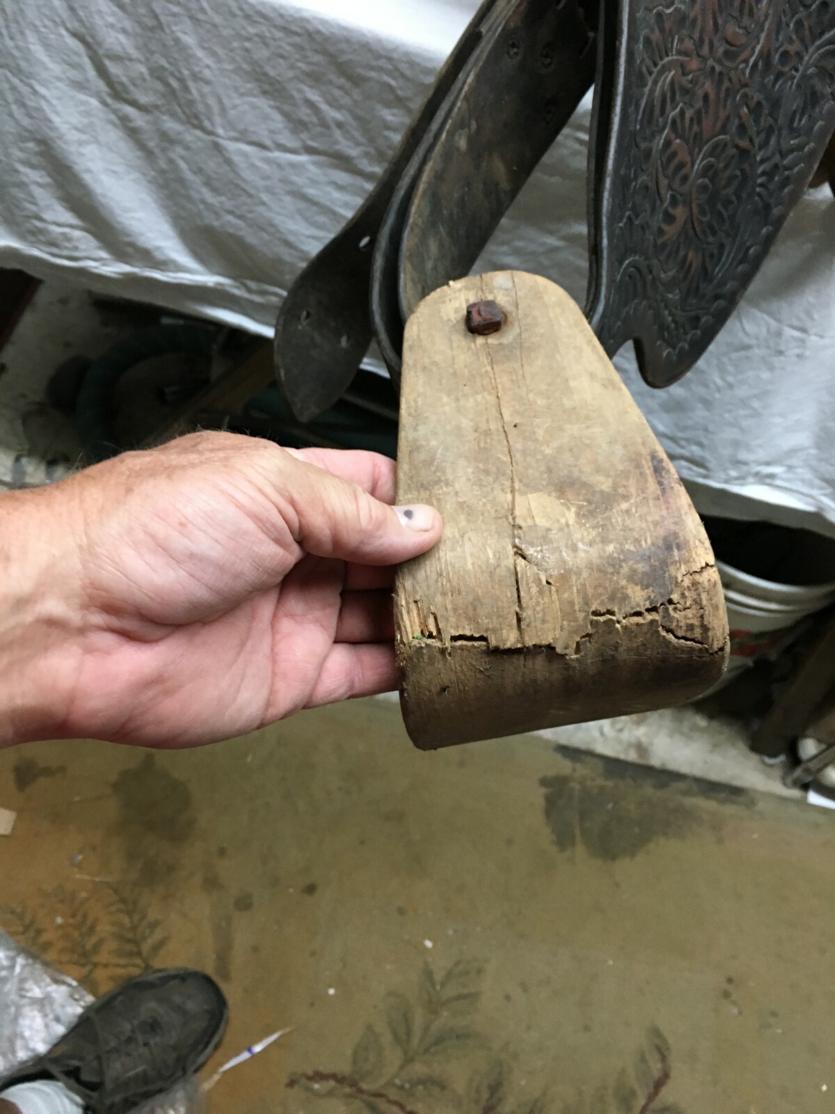 Vtg 1960's American Saddlery P404 leather horse saddle hand tooled Wood Stirrups