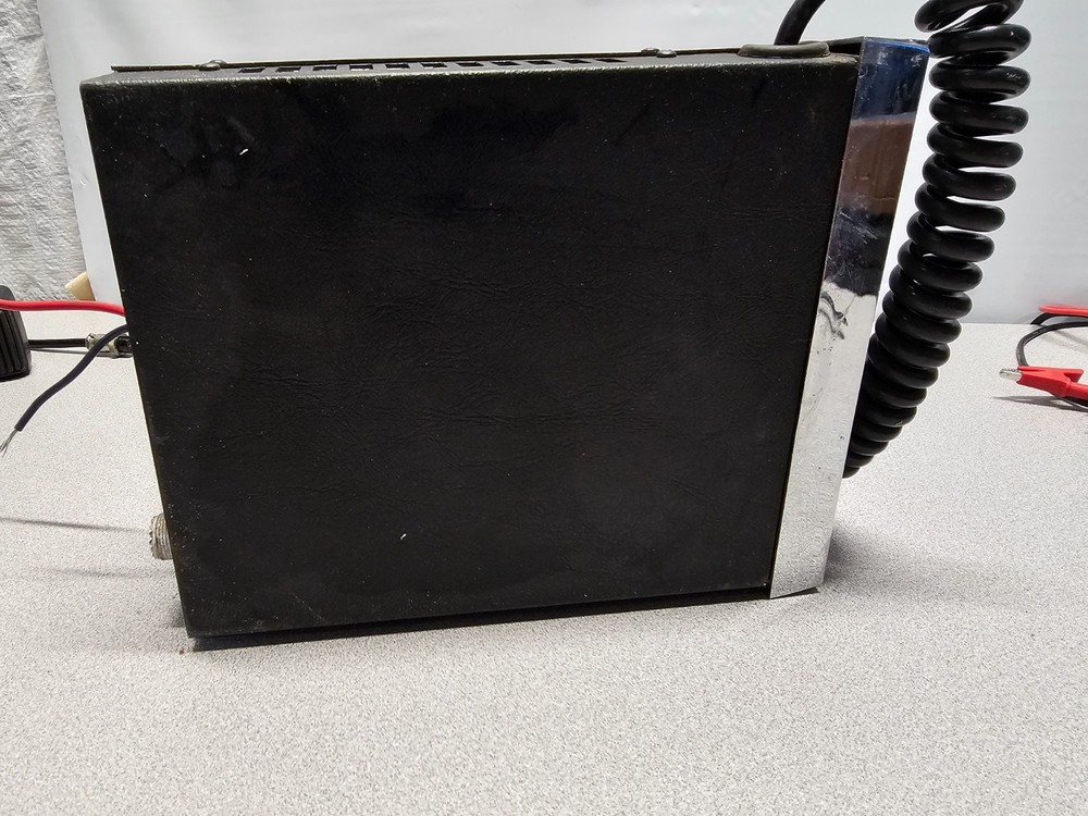 Pathcom CB Radio Pace 2376B With Mic - Power on Tested