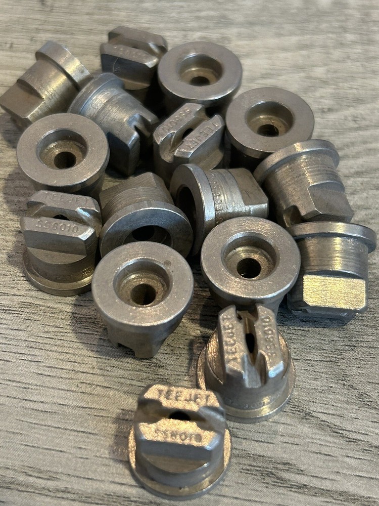 XR8015SS Teejet Spray Tip  16 tips