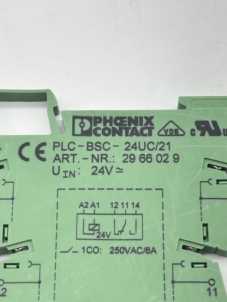NEW Phoenix Contact PLC-BSC-24UC/21 Solid State Relay Base