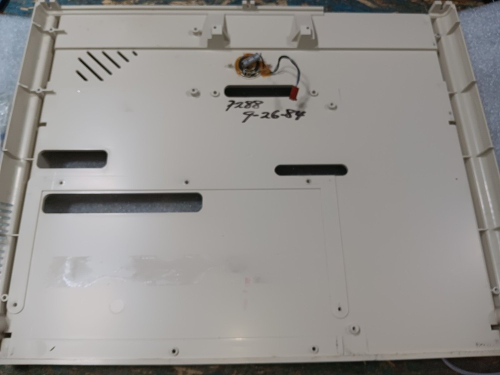 TANDY TRS-80 MODEL 2000 EXACT-INTACT-EMPTY BOTTOM CASE w/SPEAKER & SCREWS-SEE