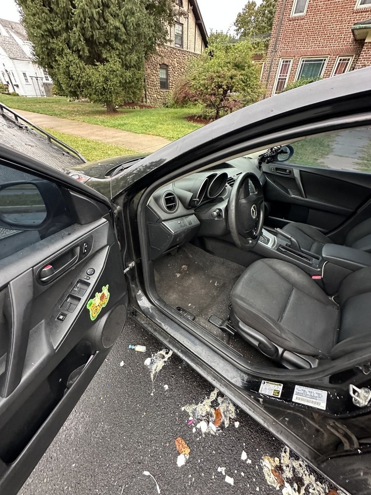 Used Fuse Box Engine fits: 2011 Mazda 3 Grade A