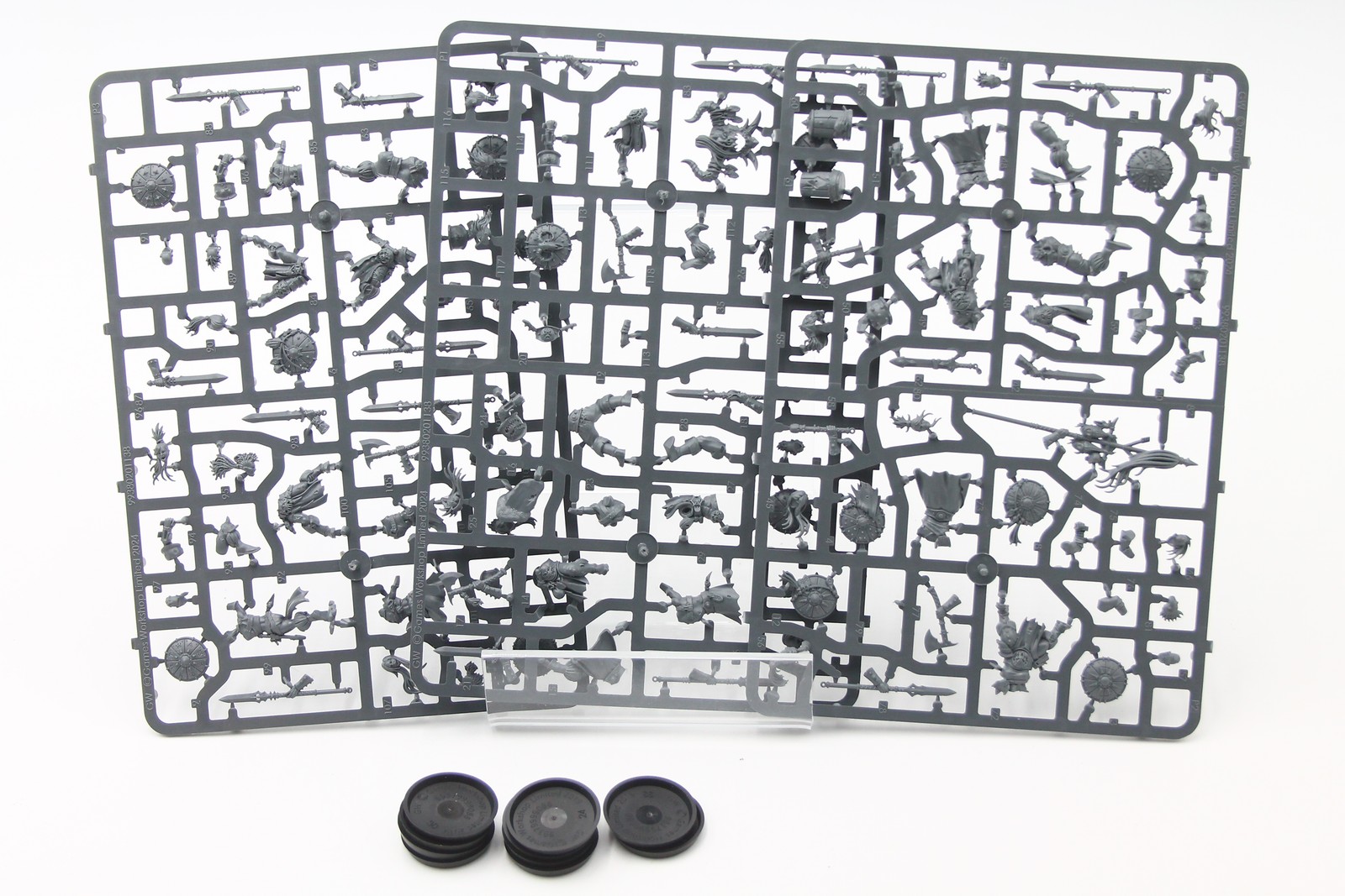 Used Warhammer AoS Slaves to Darkness: Darkoath Marauders (10, On Sprue)