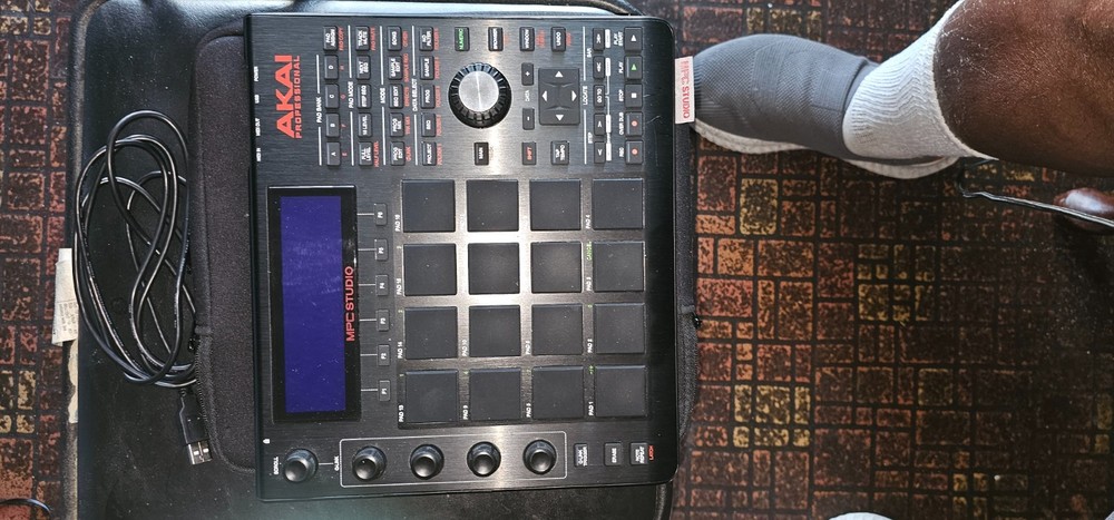 Akai Professional MPC Studio Black MIDI Controller Interface Music Production