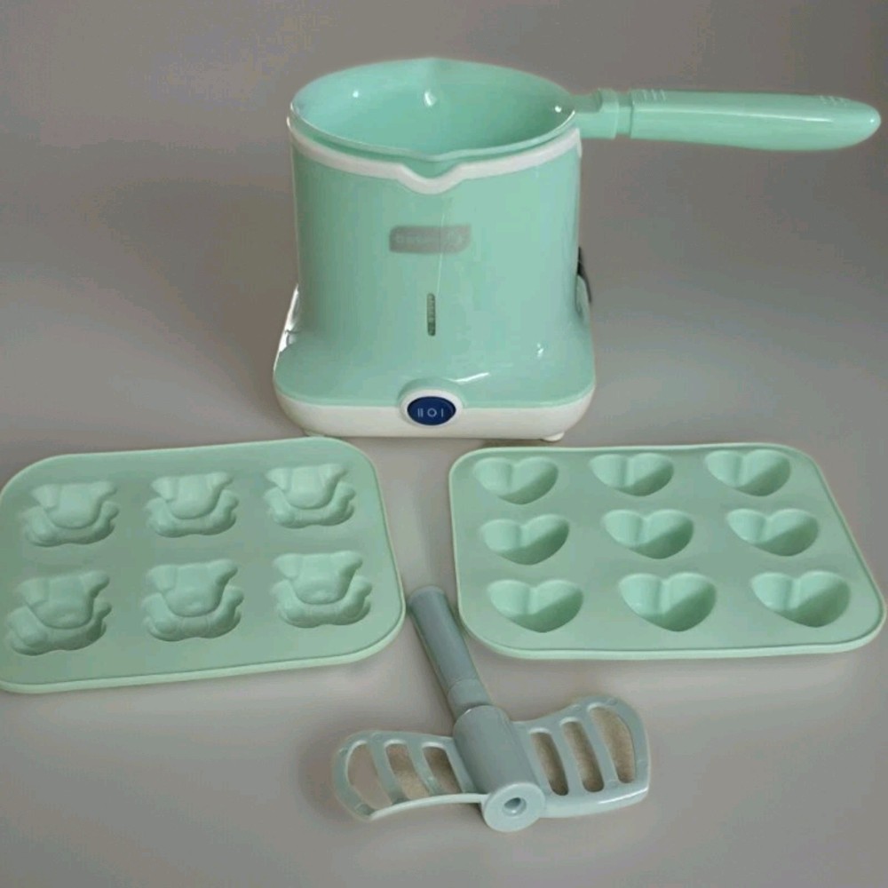 Dash Candy Maker Gummies Or Chocolate 2 Molds Included