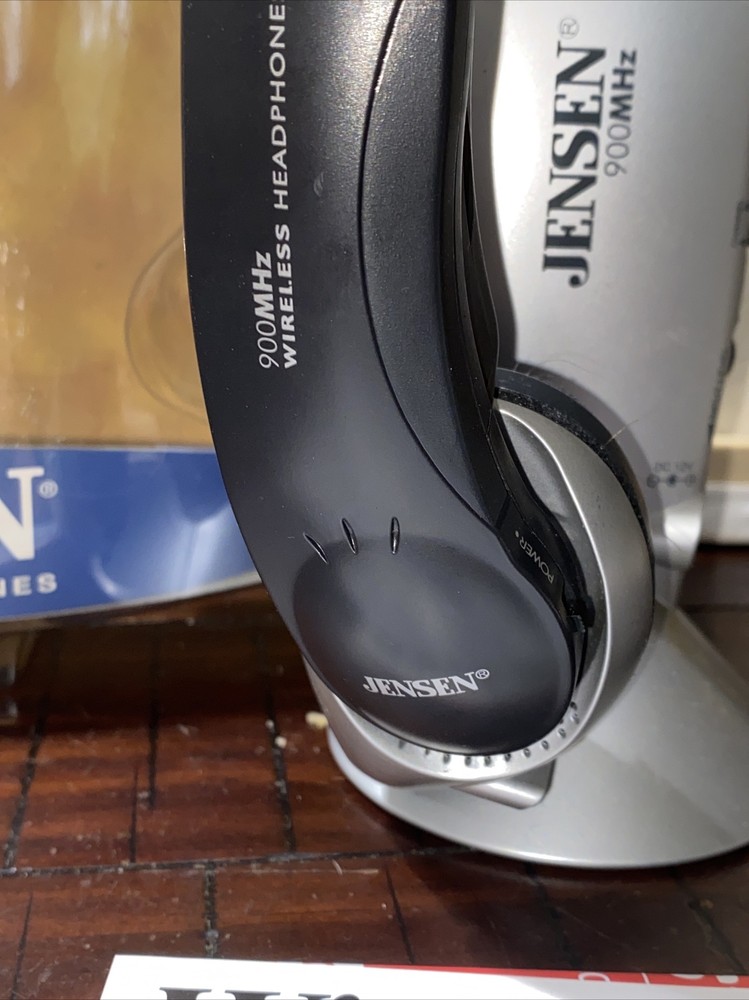 Jensen Wireless Headphone System Linx JW160 Makes Any Headphones Wireless Read