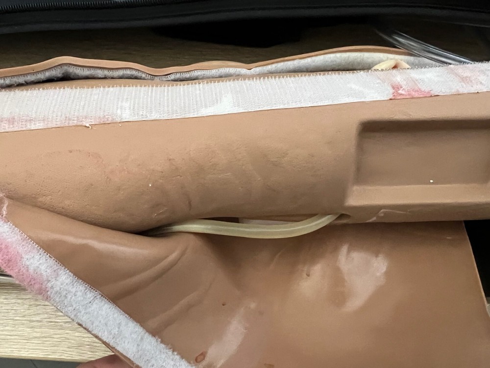 GAUMARD Right Hand Training Arm/ Manikan