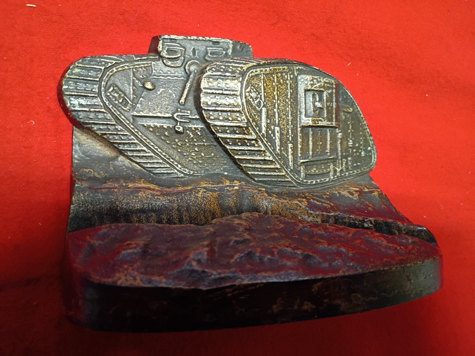 WW1 U.S. TANKS CAST IRON (BOOK ENDS)