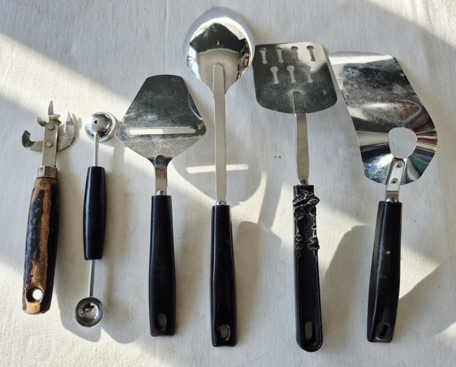 6 Piece Vtg Ecko Kitchen Utensils Spatulas, Spoon, Can Opener, Cheese Cutter