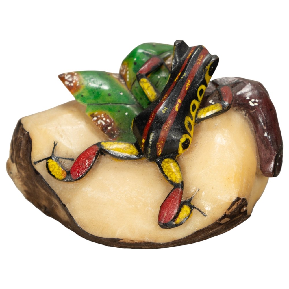 Poison Dart Frog With Leaf Tagua Nut Carving