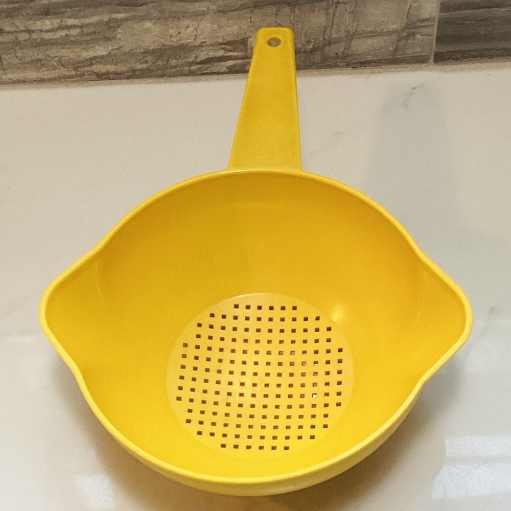 Vintage Tupperware Yellow Colander Strainer w/Handle