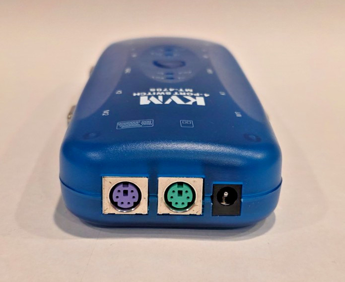 KVM 4 Port Switch mT470S with Power Supply