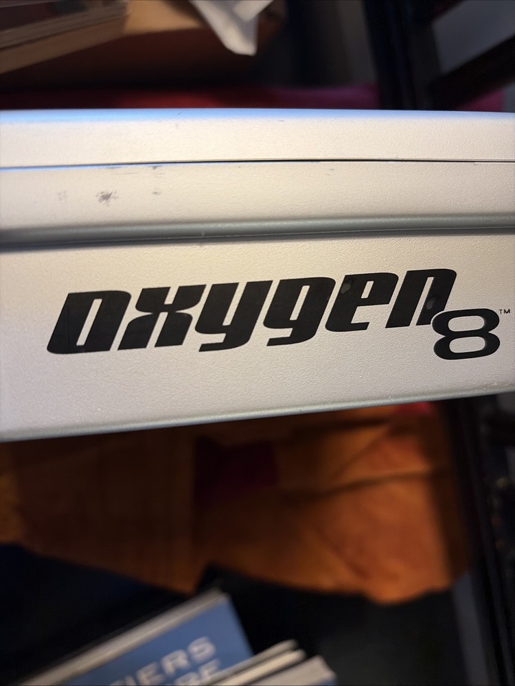 M-Audio Midiman Oxygen 8 25 key Controller MIDI - USB cable included.